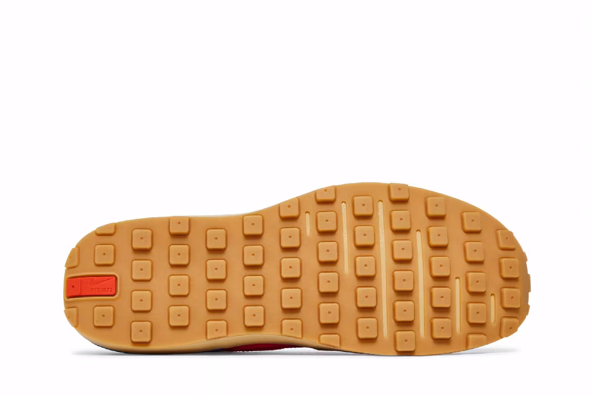Nike Waffle One Hyper Pink Crimson, view 5