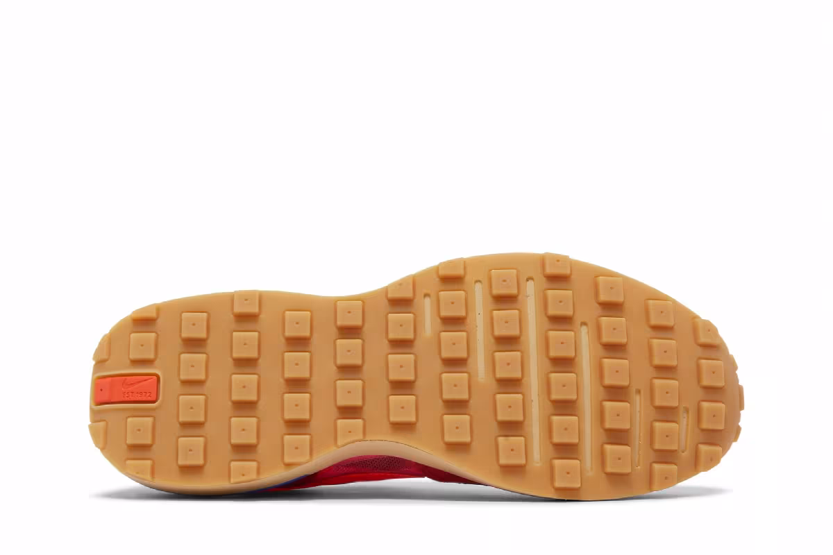 Nike Waffle One GS Hyper Pink Crimson, view 5
