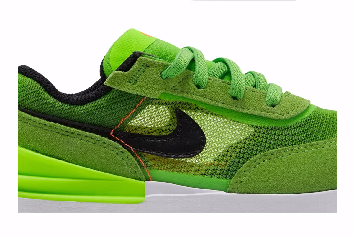 Nike Waffle One TD Electric Green, view 3