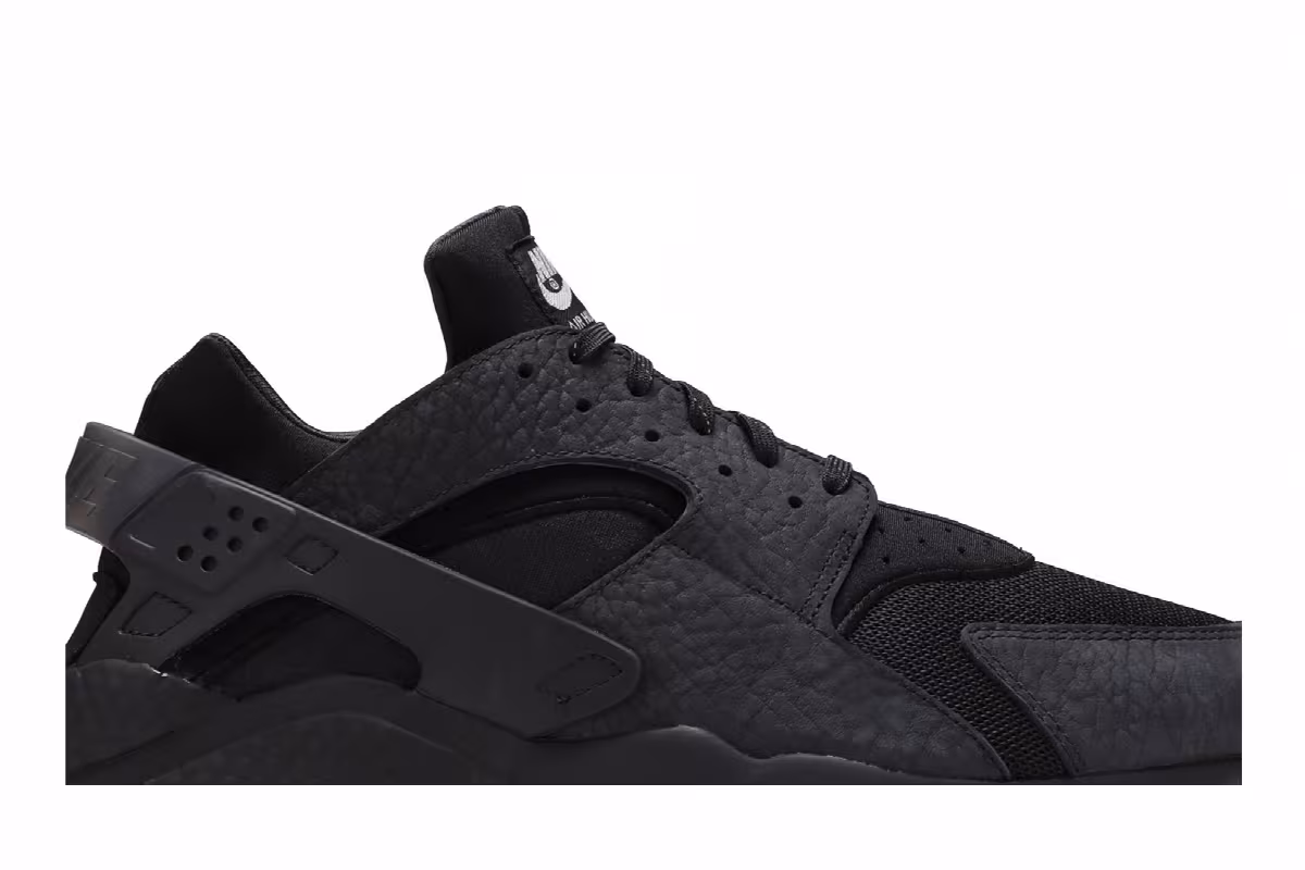 Nike Air Huarache OG Hyper Local London, view 3