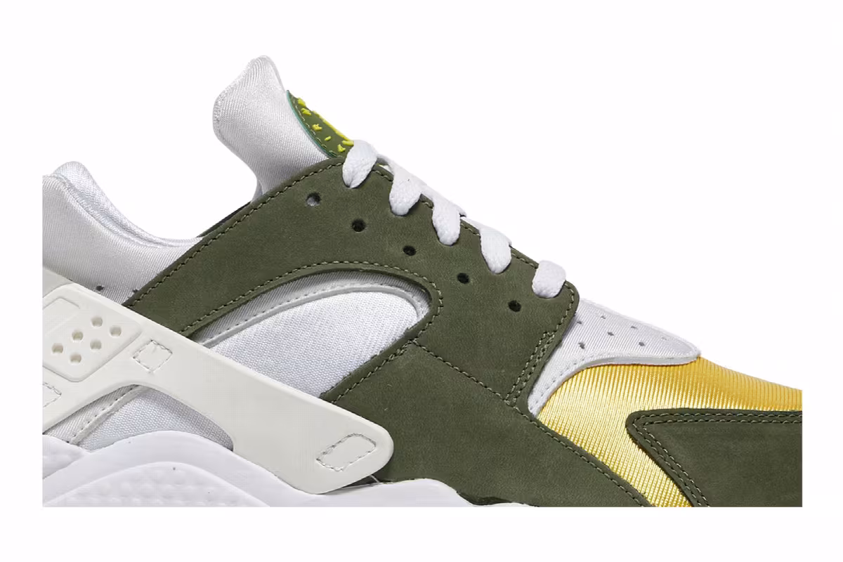 Stussy x Nike Air Huarache LE Dark Olive 2021, view 3