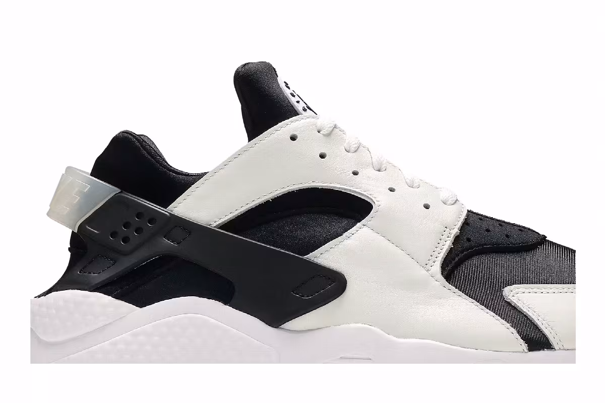 Nike Air Huarache OG Orca, view 3