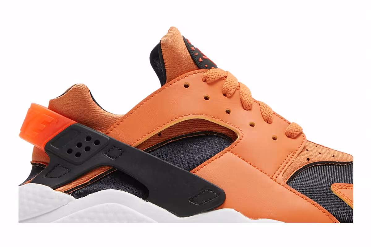 Nike Air Huarache Hot Curry, view 3