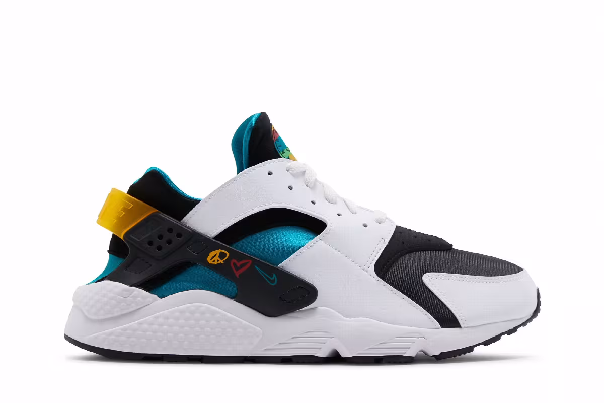 Nike Air Huarache Peace, Love, Swoosh, view 2
