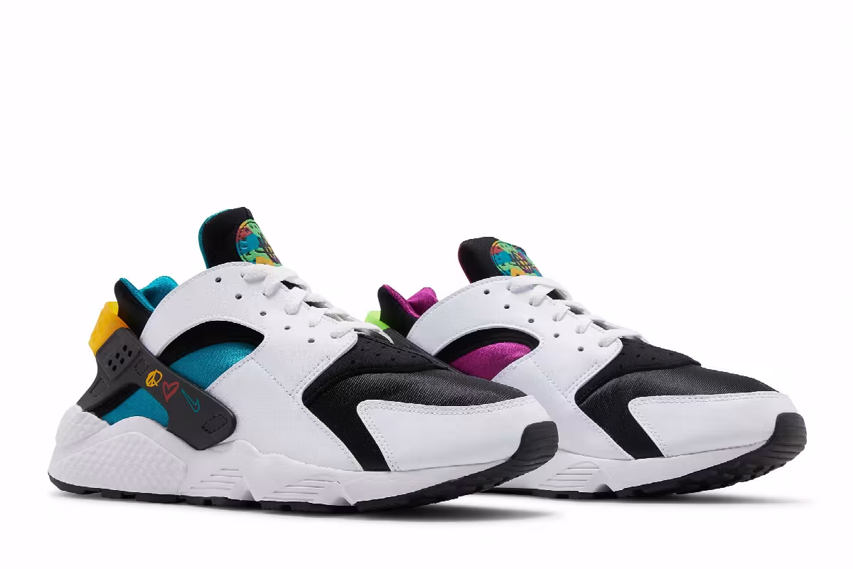 Nike Air Huarache Peace, Love, Swoosh, view 9