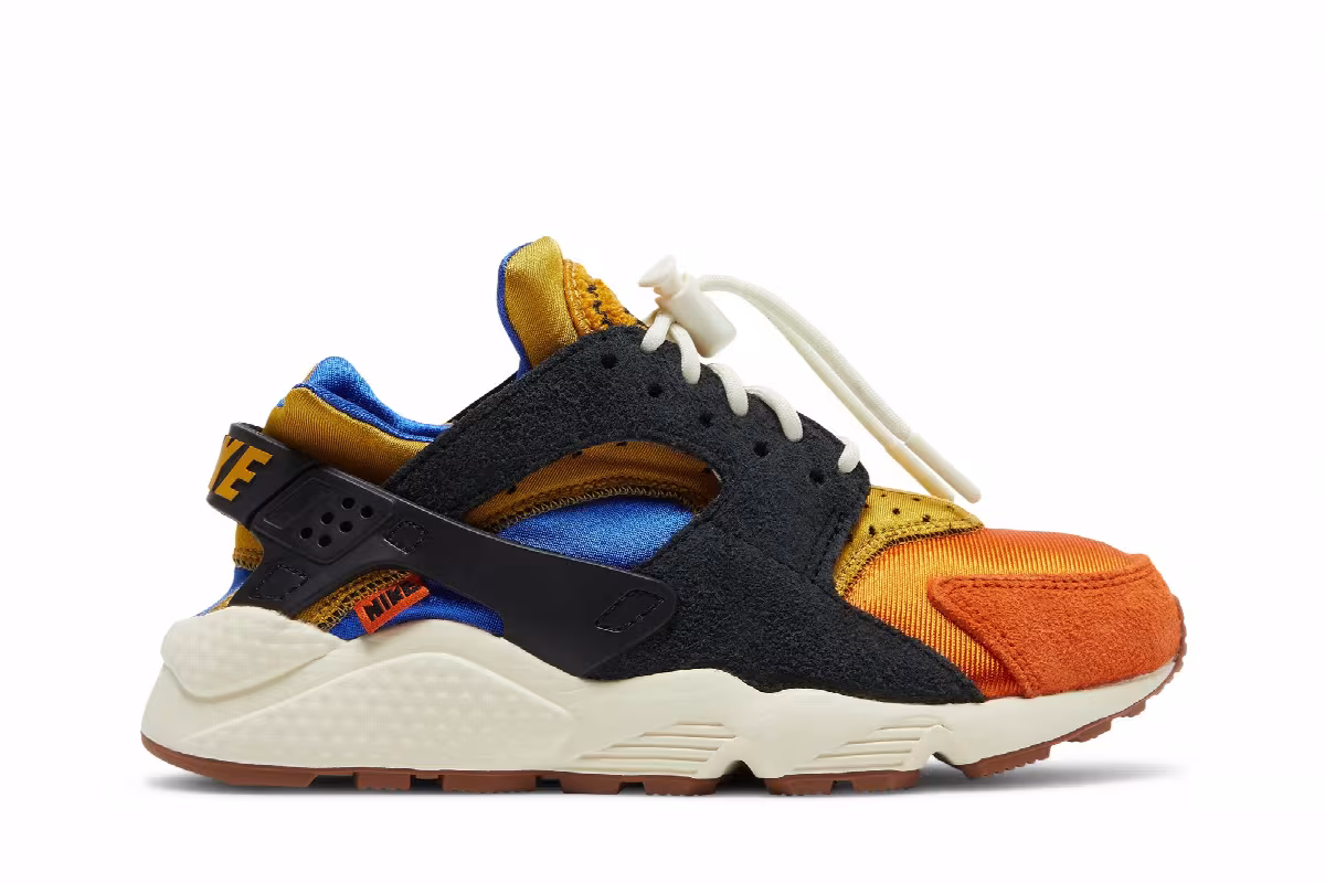 Nike Women's Air Huarache ACG Inspired, view 2