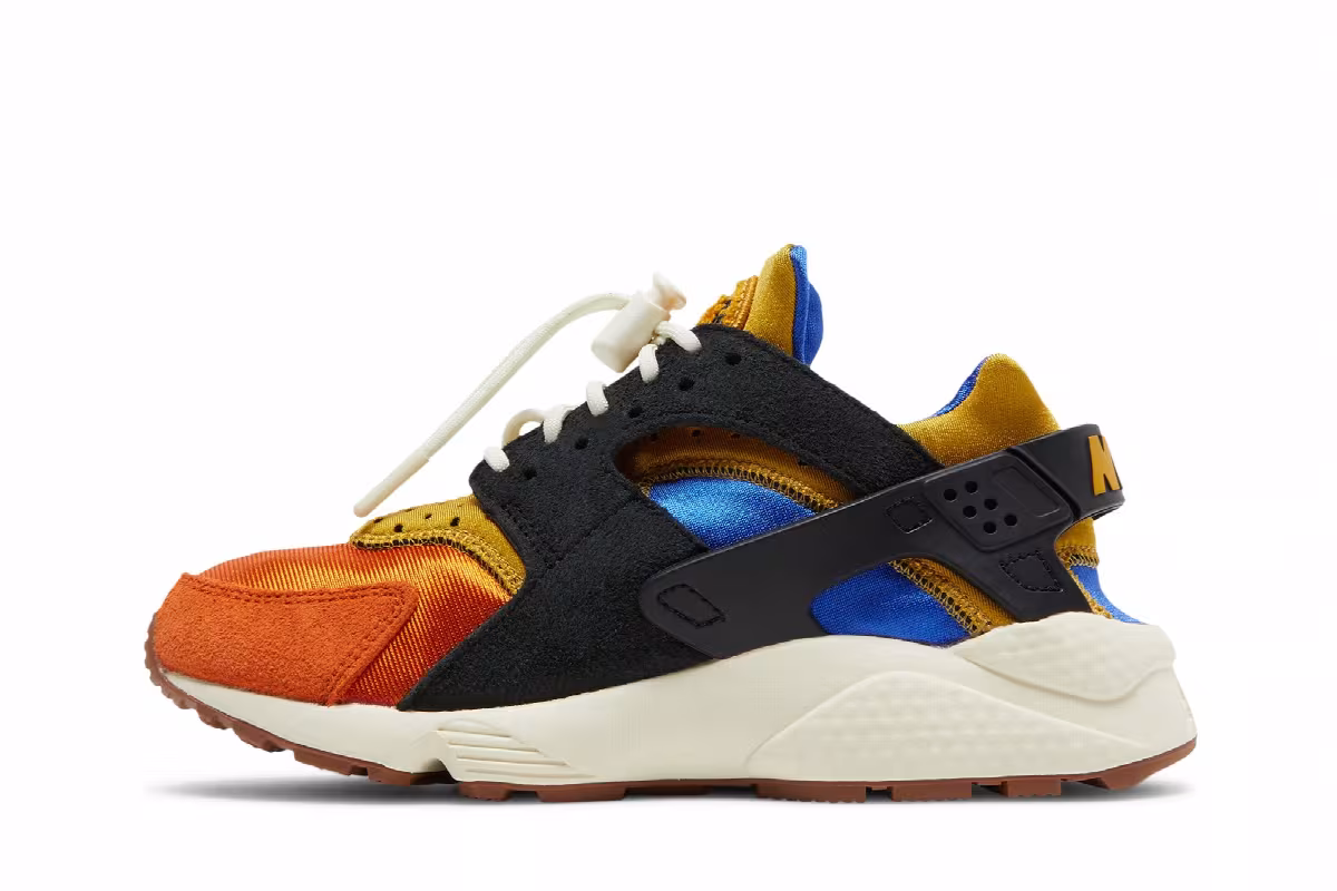 Nike Women's Air Huarache ACG Inspired, view 4