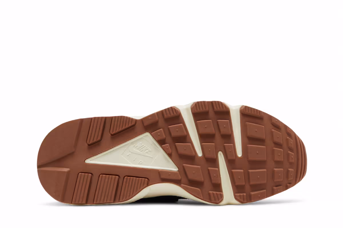 Nike Women's Air Huarache ACG Inspired, view 5