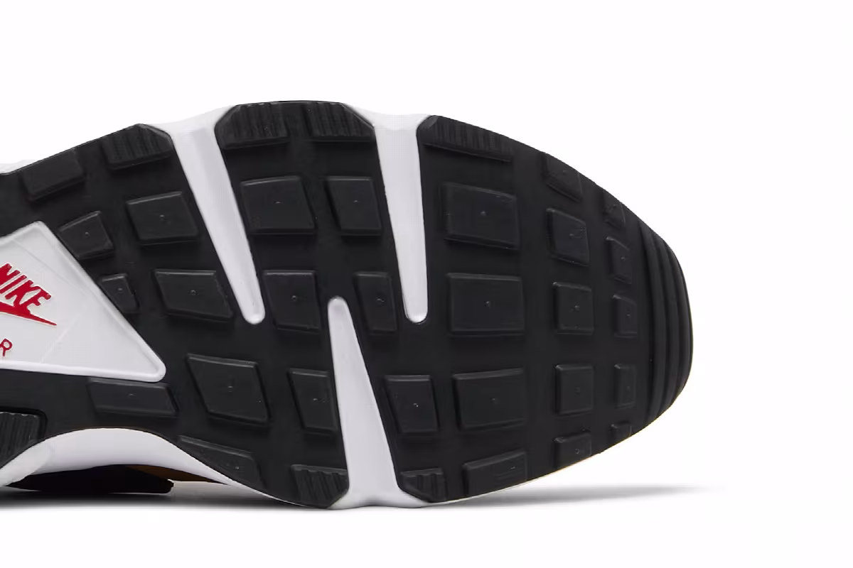 Nike Air Huarache LE Bison, view 6