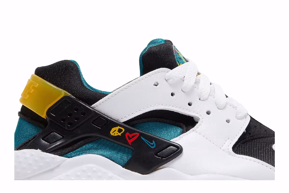 Nike Air Huarache GS Peace, Love, Swoosh, view 3
