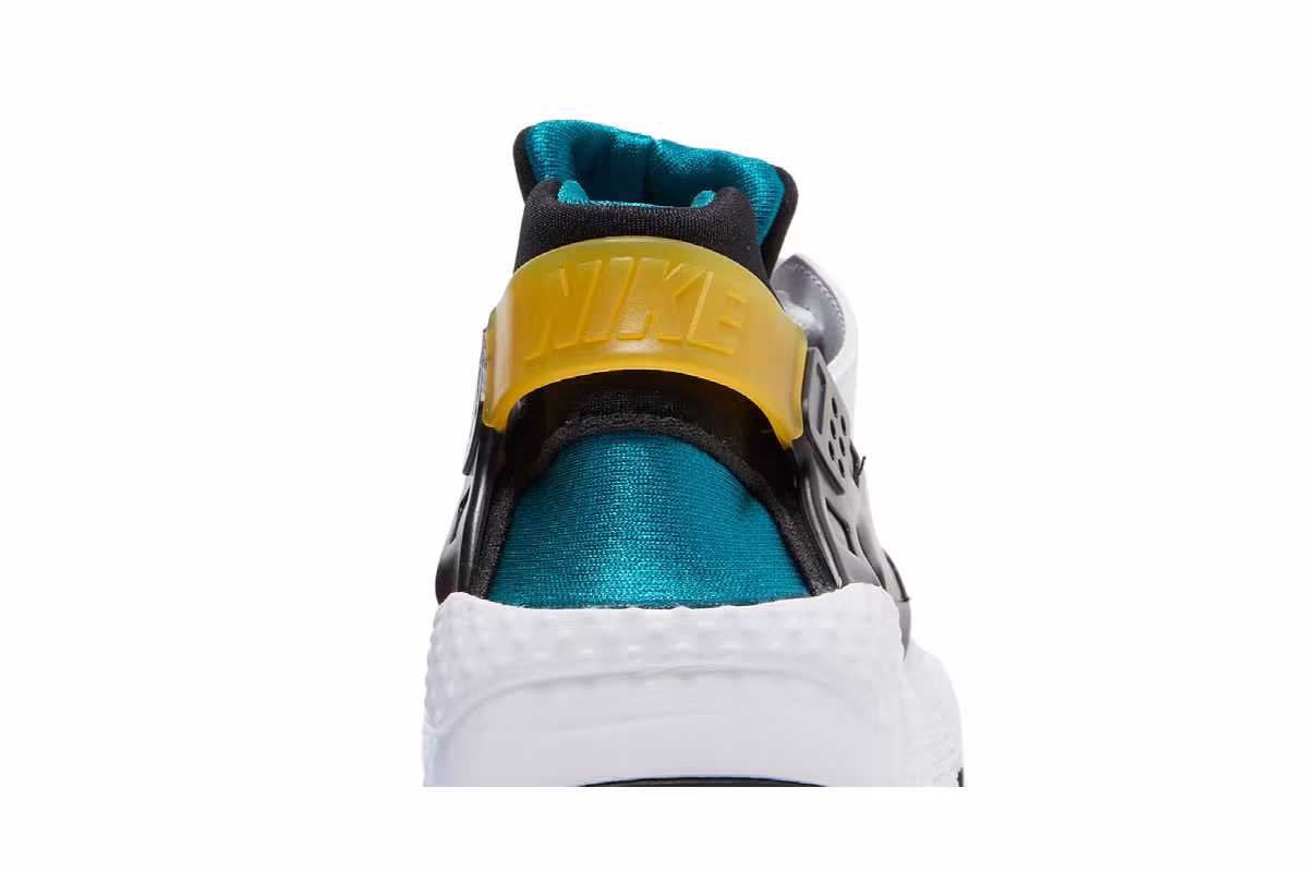 Nike Air Huarache GS Peace, Love, Swoosh, view 8