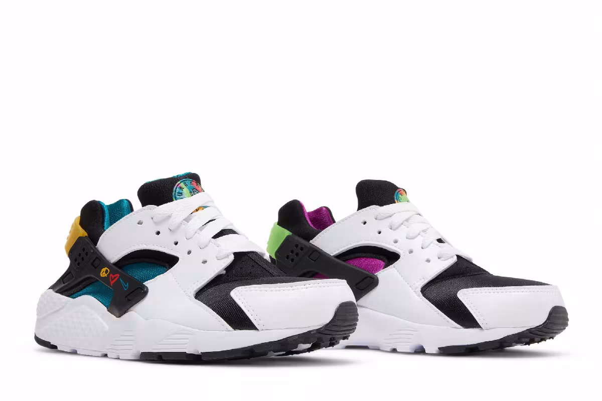 Nike Air Huarache GS Peace, Love, Swoosh, view 9