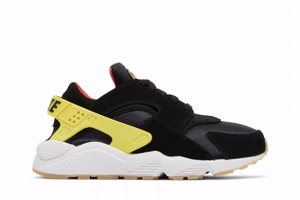 Nike Women's Air Huarache Go The Extra Smile, view 2
