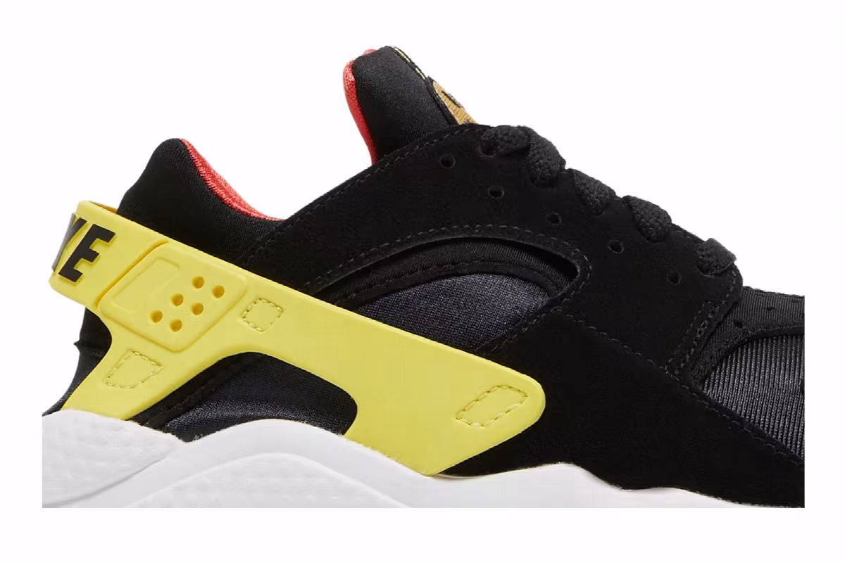 Nike Women's Air Huarache Go The Extra Smile, view 3