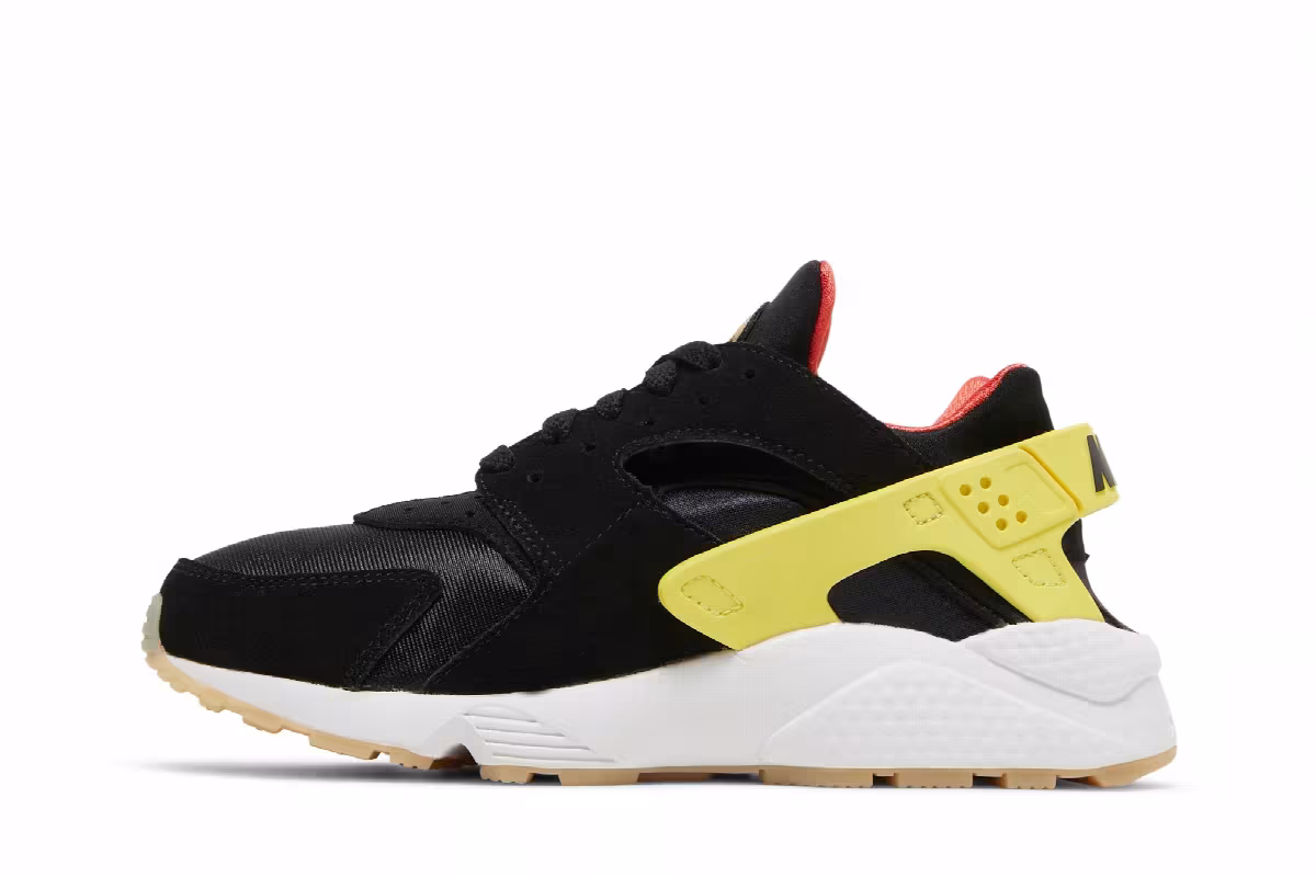 Nike Women's Air Huarache Go The Extra Smile, view 4