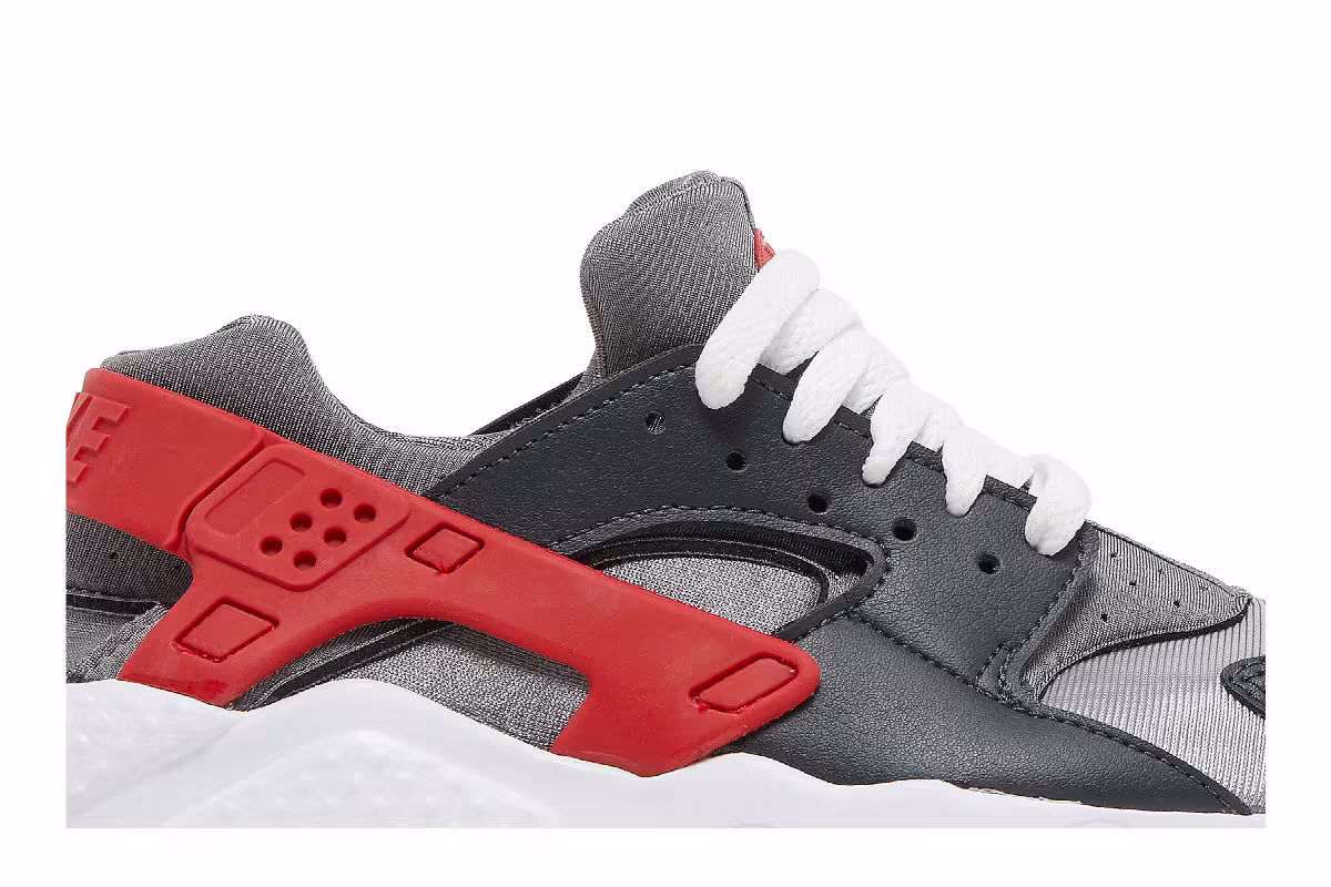 Nike Huarache Run GS Dark Smoke Grey University Red, view 3