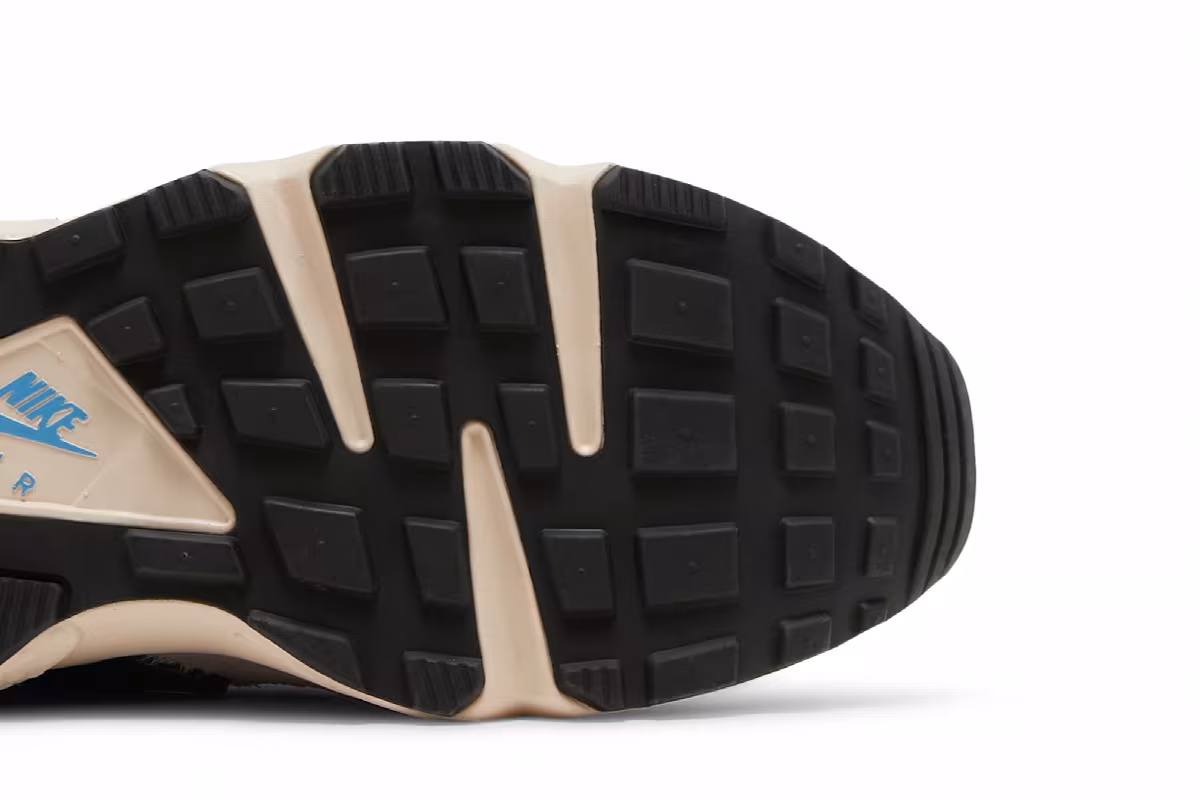 Nike Women's Air Huarache Koromogae, view 6