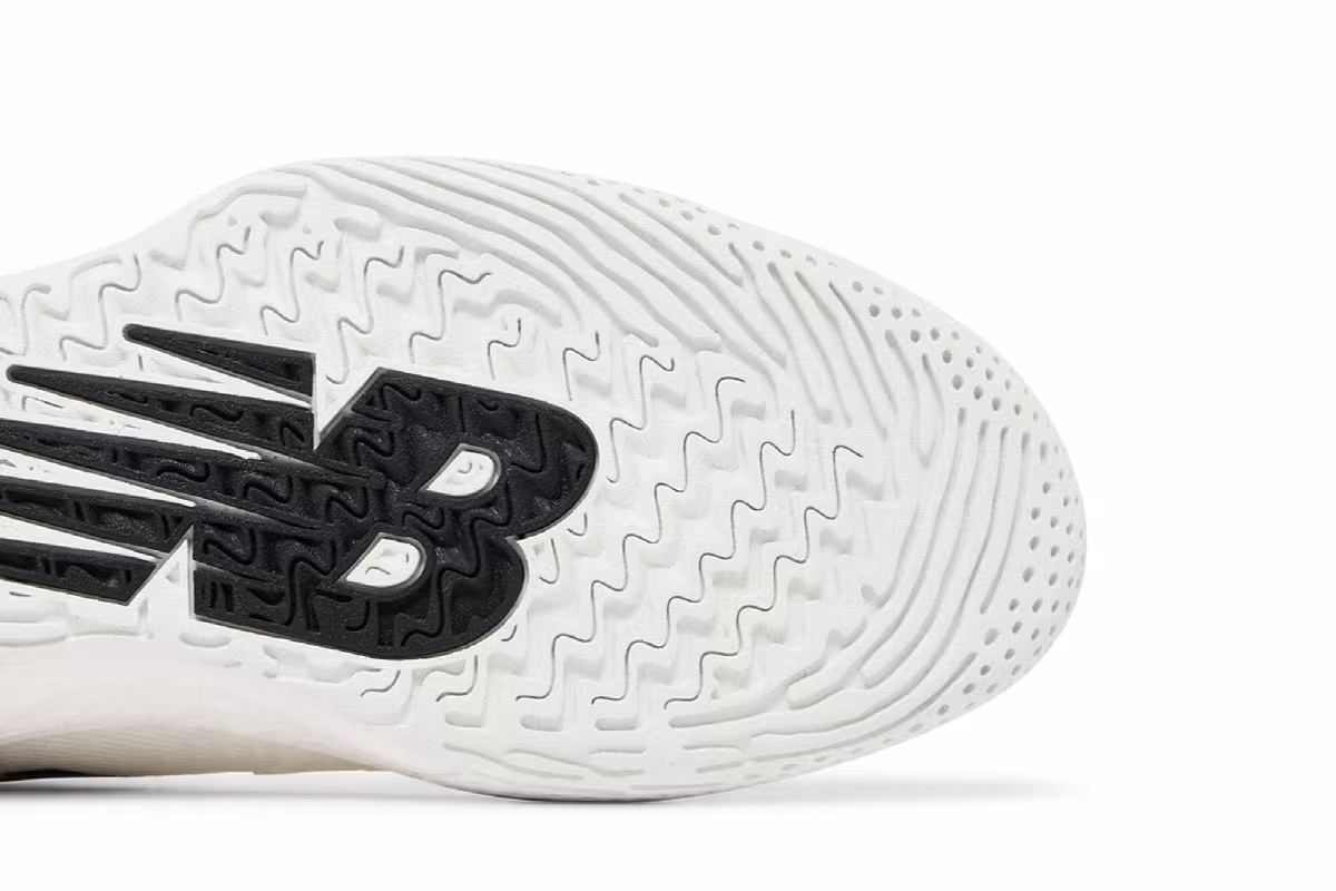 New Balance Fresh Foam X LAV v2 White Black, view 6