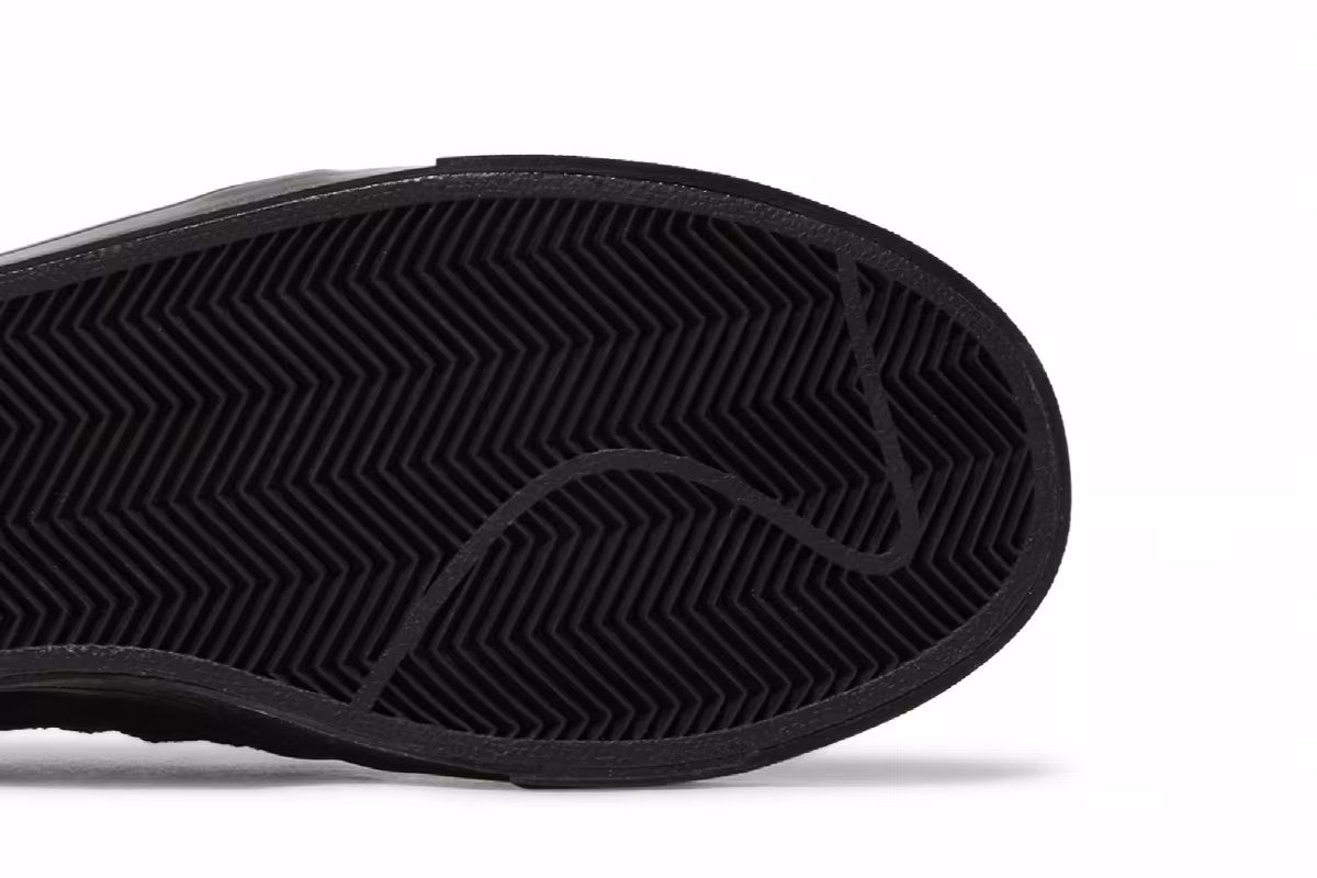 Nike Court Legacy Slip-On Triple Black, view 6