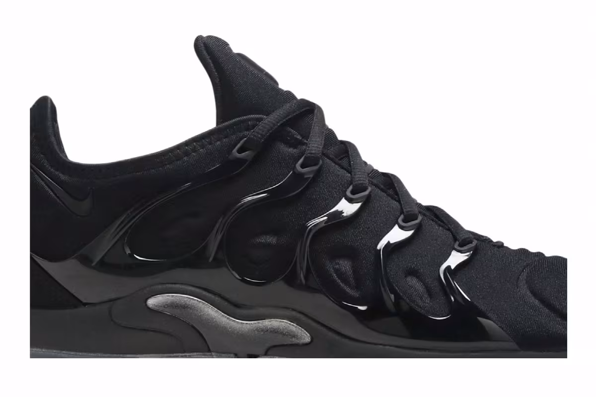 Nike Women's Air VaporMax Plus SE Black, view 3