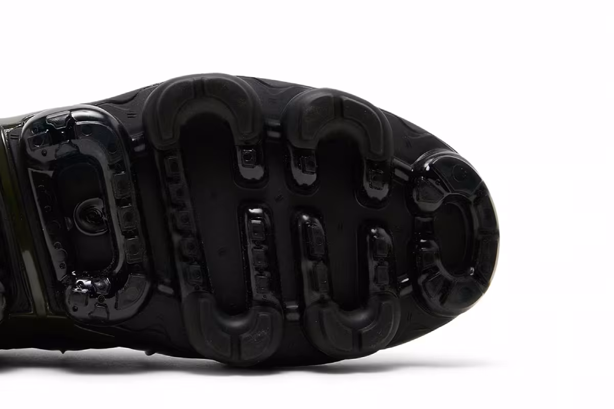 Nike Air VaporMax Plus Rough Green, view 6