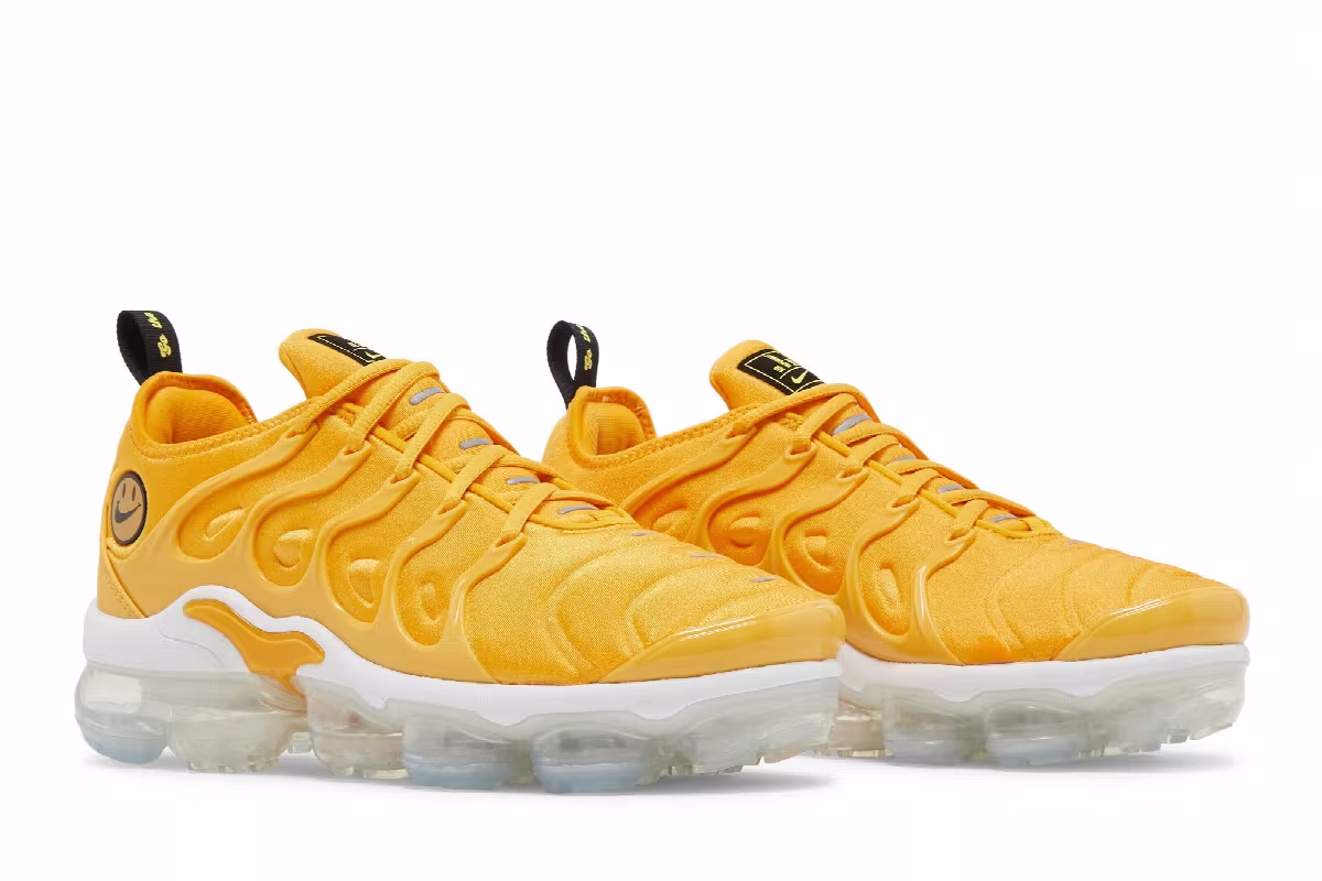 Nike Women's Air VaporMax Plus Go The Extra Smile, view 9