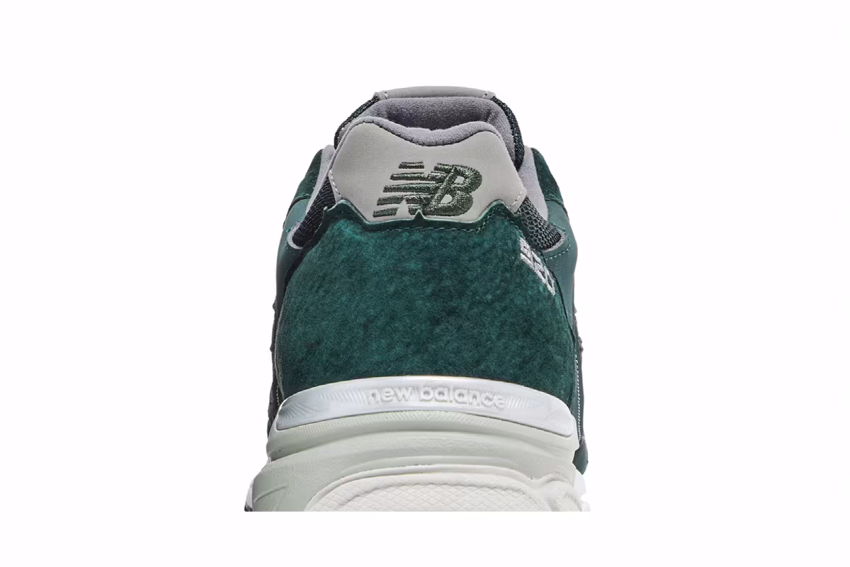 New Balance Men's 920 Made in England Green Grey, view 8