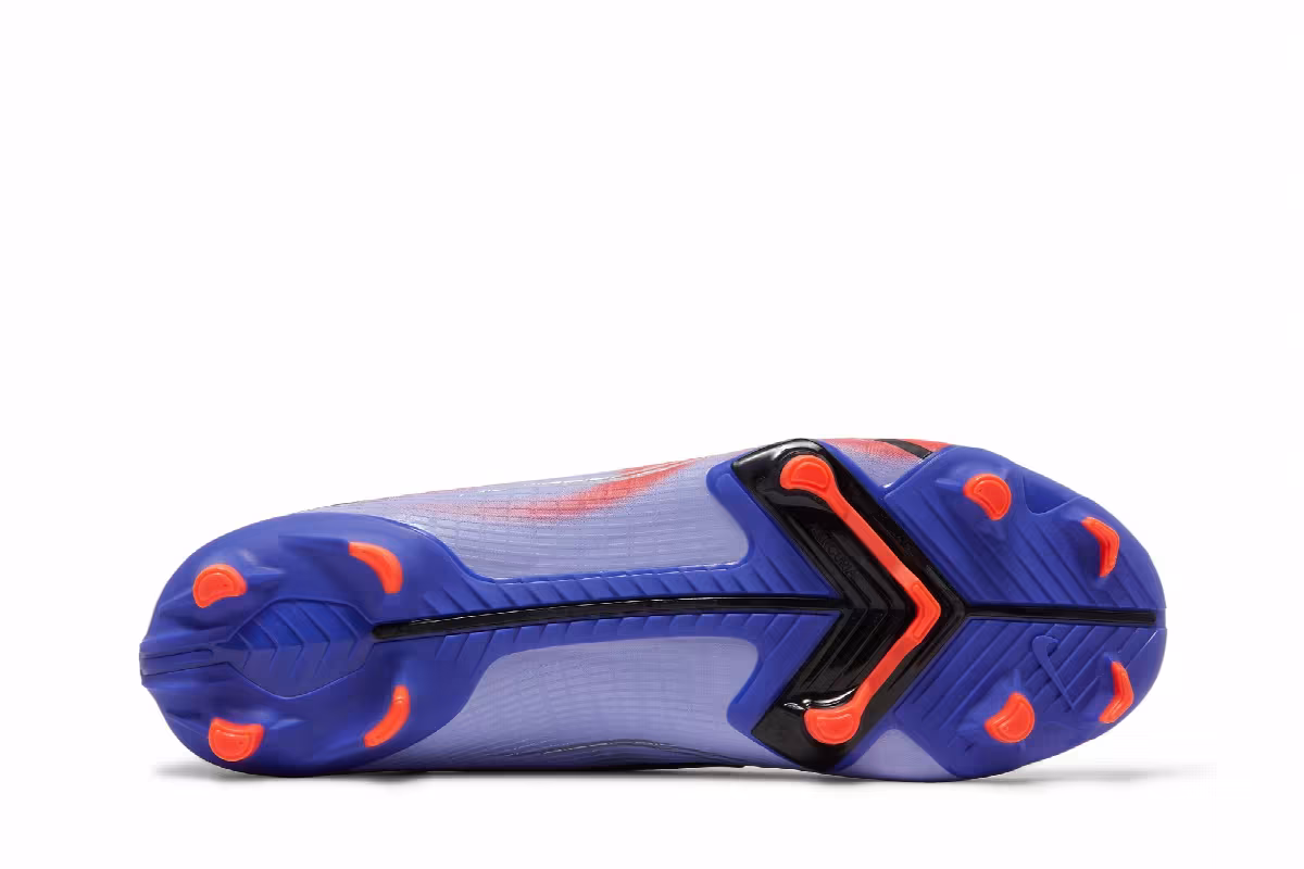 Kylian Mbappé x Nike Mercurial Superfly 8 Academy MG Flames, view 5