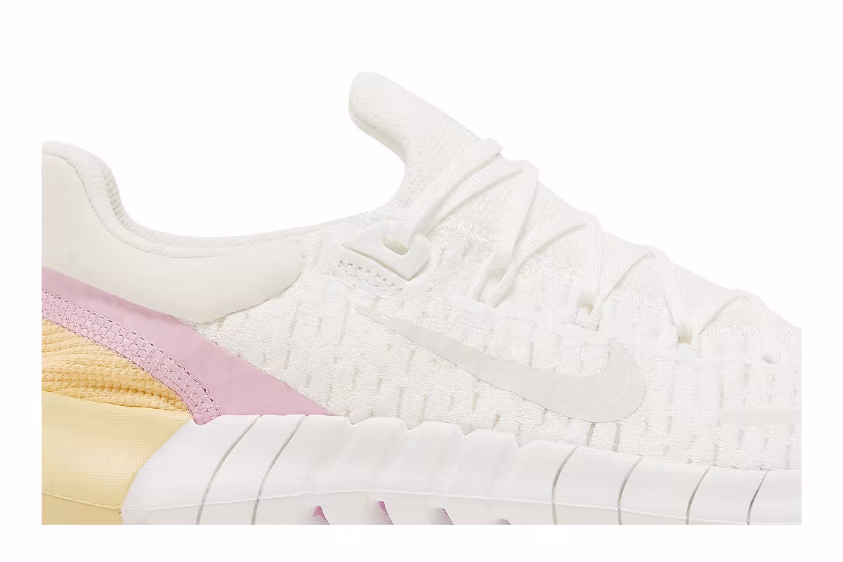 Nike Women's Free Run 5.0 Summit White Light Arctic Pink, view 3