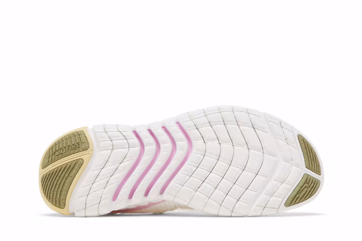 Nike Women's Free Run 5.0 Summit White Light Arctic Pink, view 5