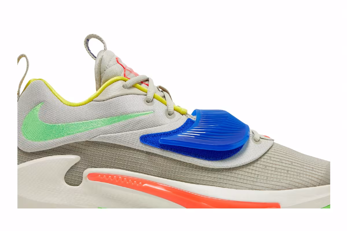 Nike Zoom Freak 3 Primary Colors, view 3