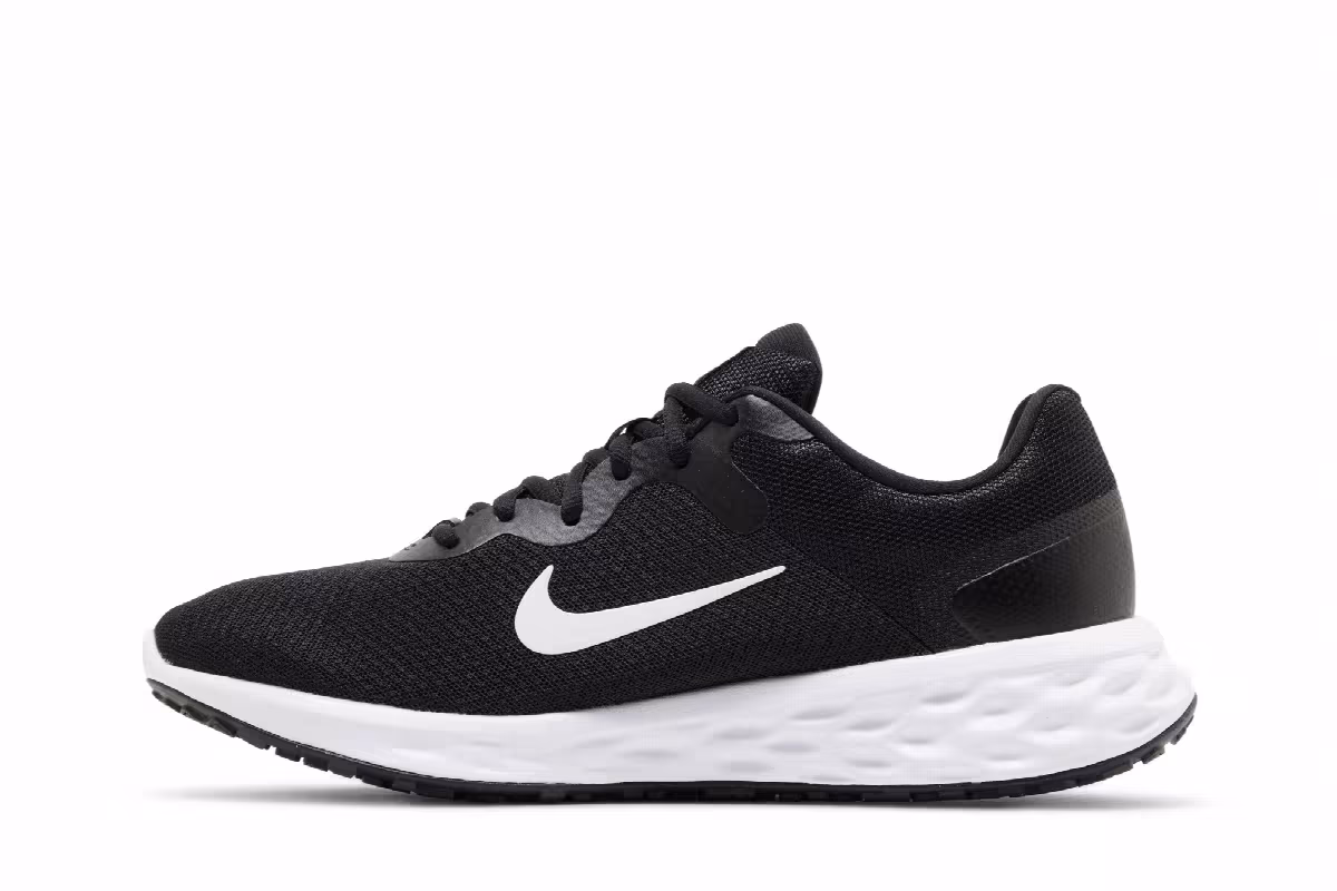 Nike Revolution 6 Extra Wide Black White, view 4