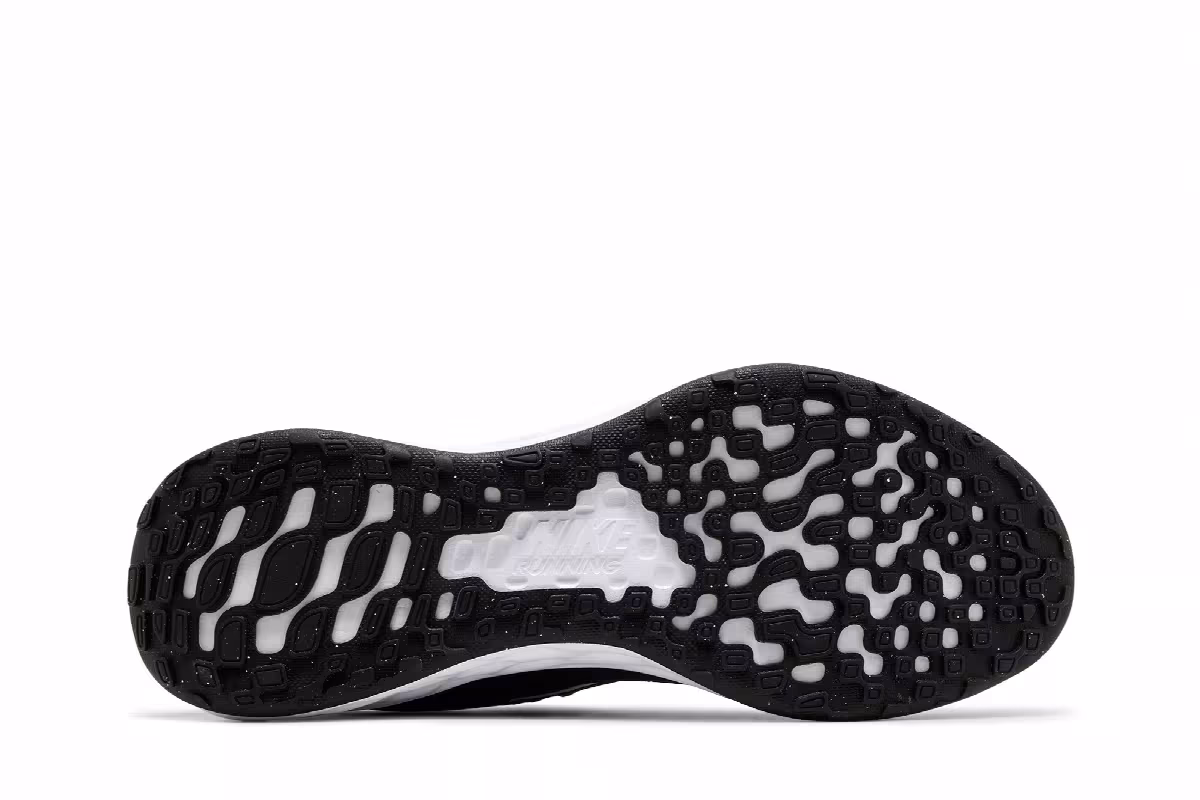 Nike Revolution 6 Next Nature Black White, view 5