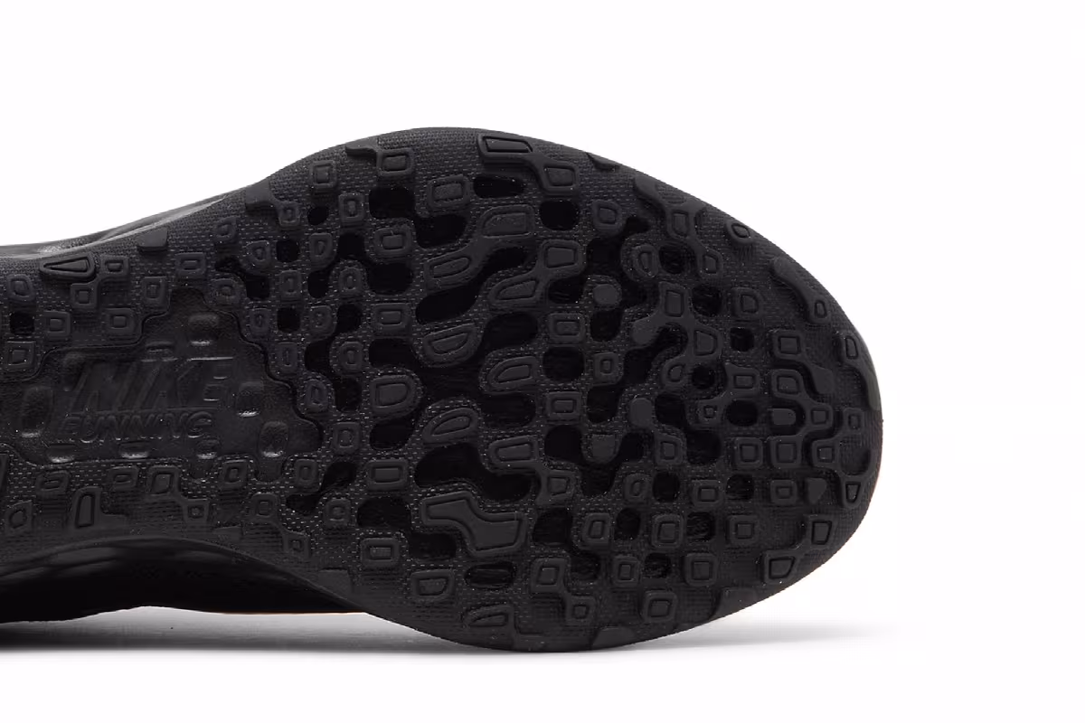Nike Women's Revolution 6 Next Nature Triple Black, view 6