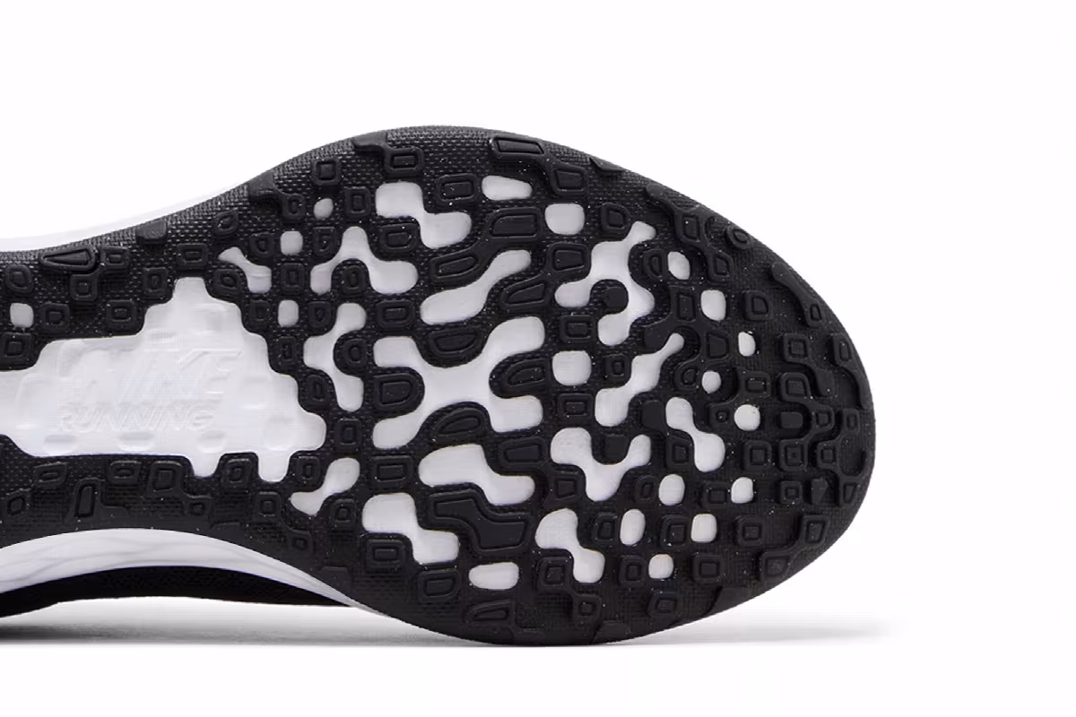 Nike Women's Revolution 6 Next Nature Wide Black White, view 6
