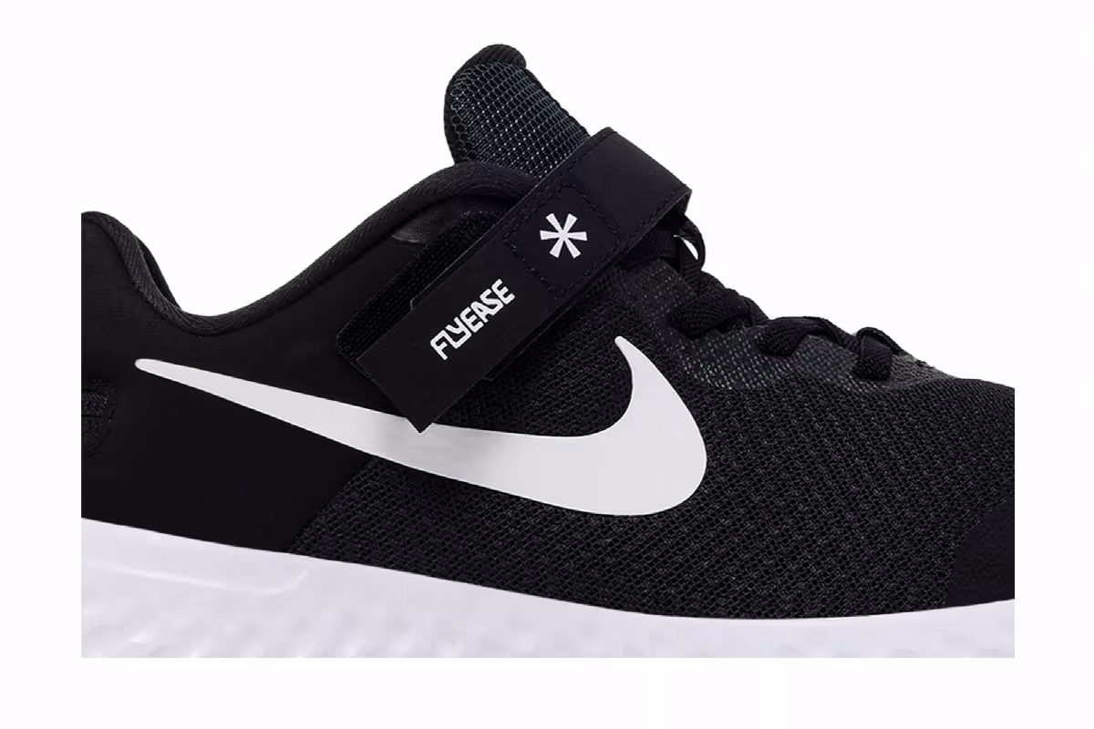 Nike Revolution 6 FlyEase GS Black White, view 3