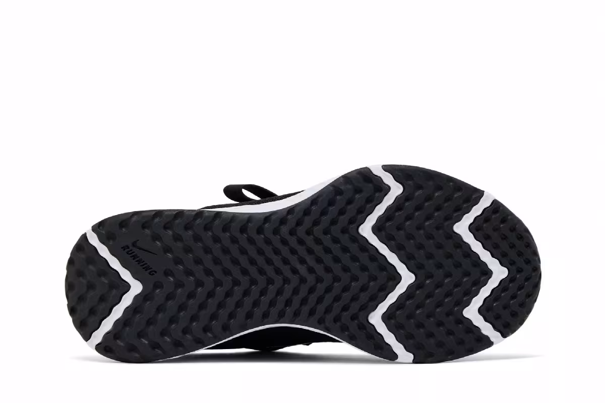 Nike Revolution 6 FlyEase GS Black White, view 5