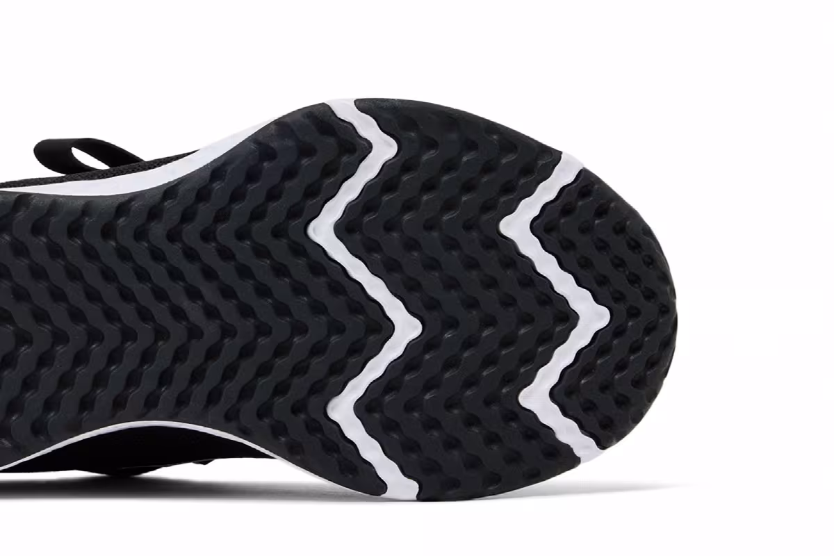 Nike Revolution 6 FlyEase GS Black White, view 6