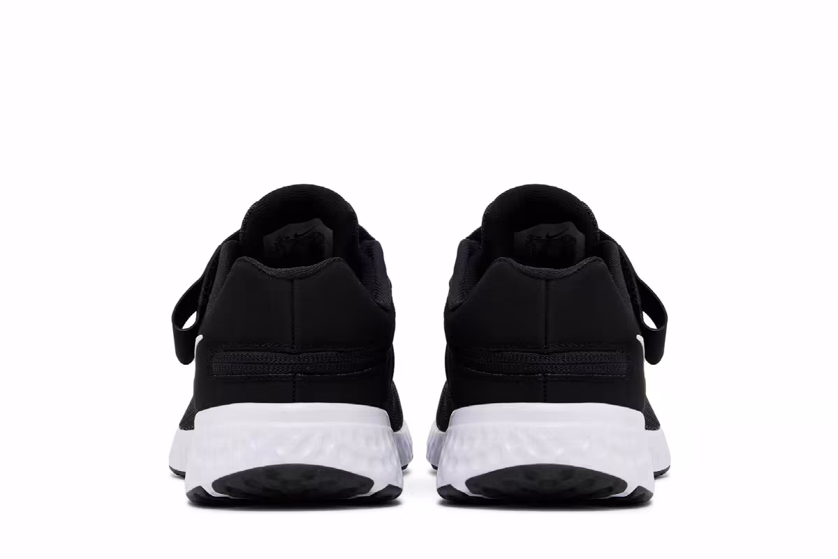 Nike Revolution 6 FlyEase GS Black White, view 7