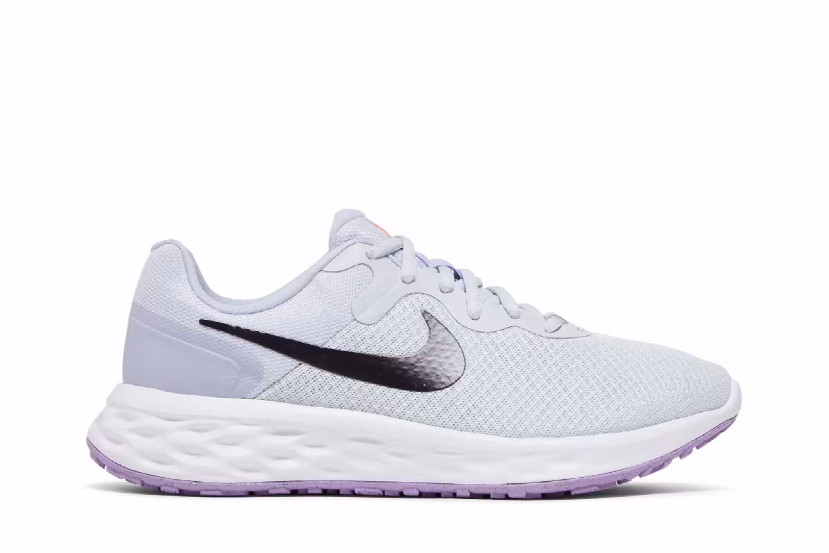 Nike Women's Revolution 6 Next Nature Ghost Lilac, view 2