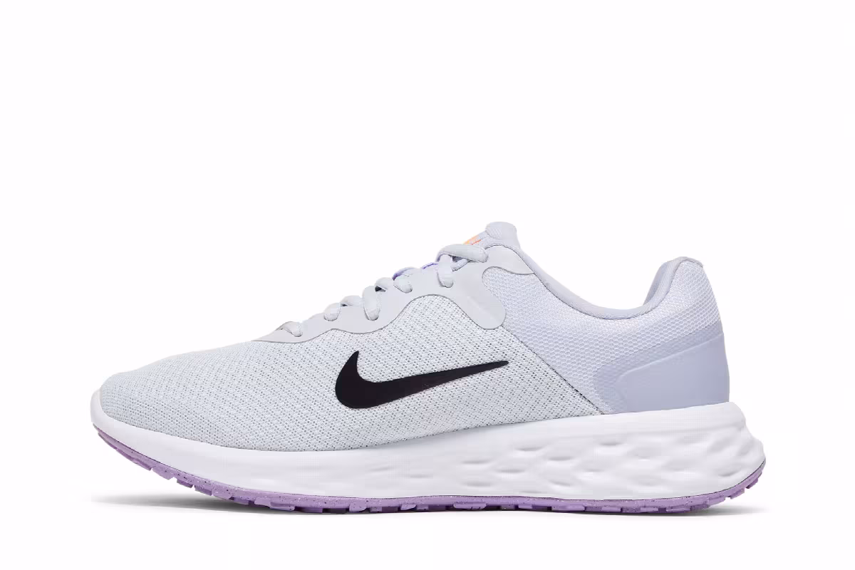 Nike Women's Revolution 6 Next Nature Ghost Lilac, view 4