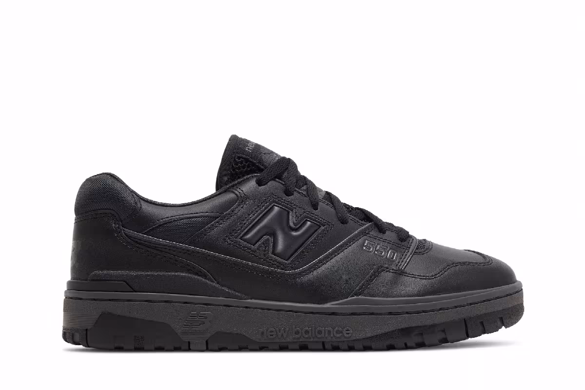 New Balance 550 Triple Black, view 2