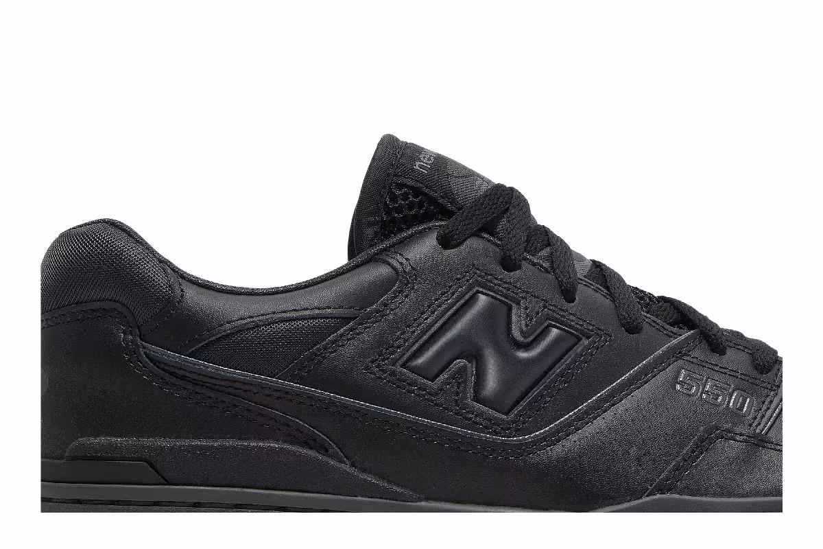 New Balance 550 Triple Black, view 3