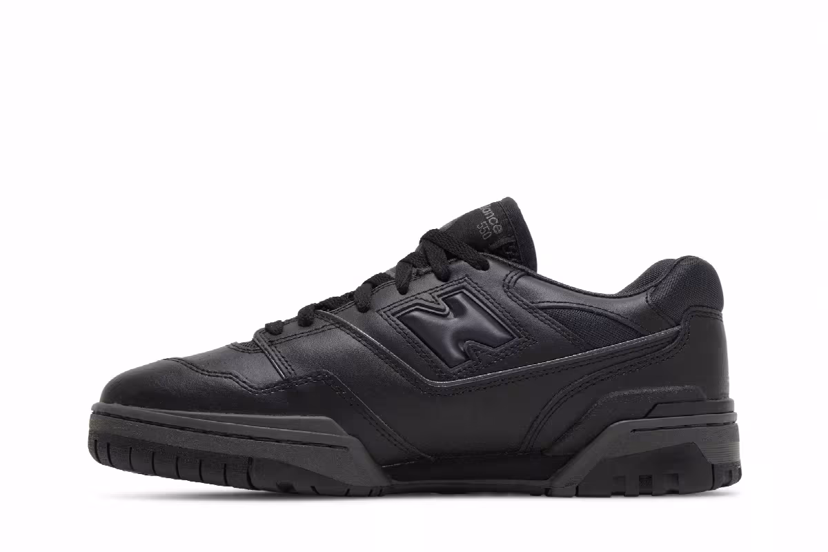 New Balance 550 Triple Black, view 4