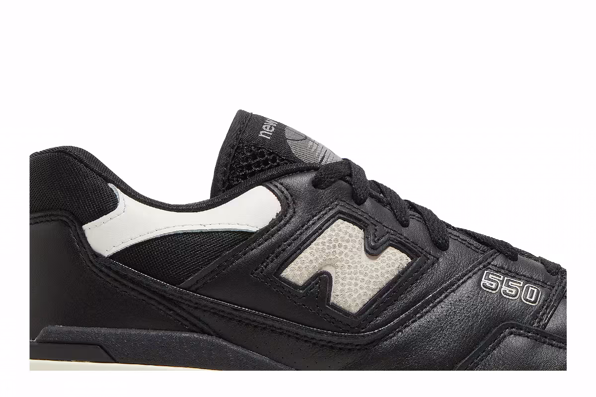 New Balance 550 Panda, view 3