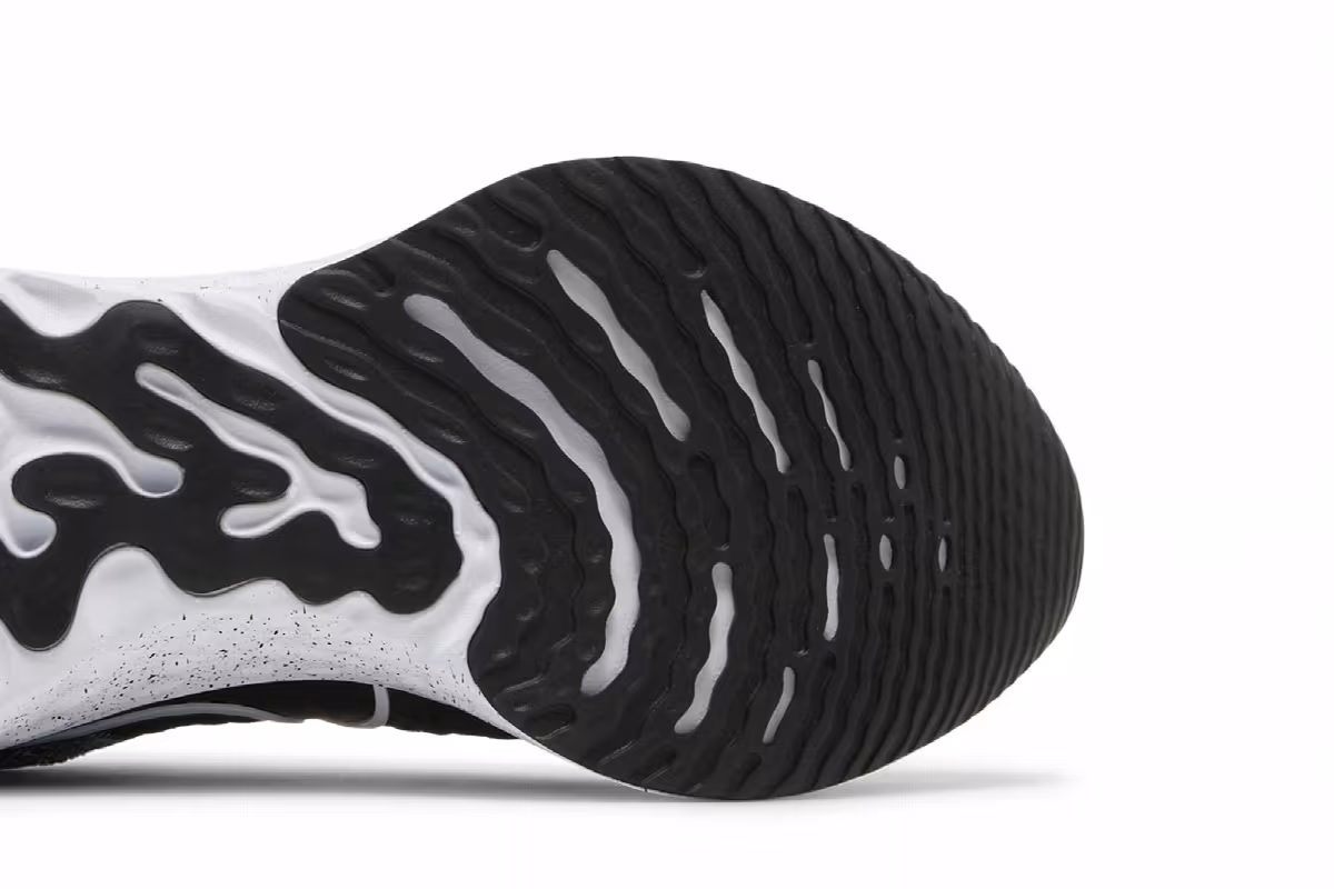 Nike React Infinity Run Flyknit 2 White Black, view 6