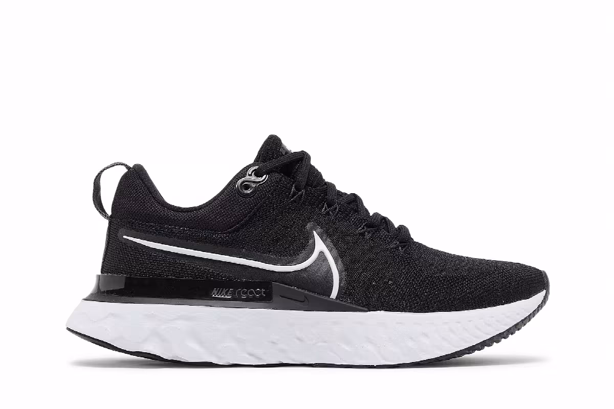 Nike Women's React Infinity Run Flyknit 2 Black, view 2