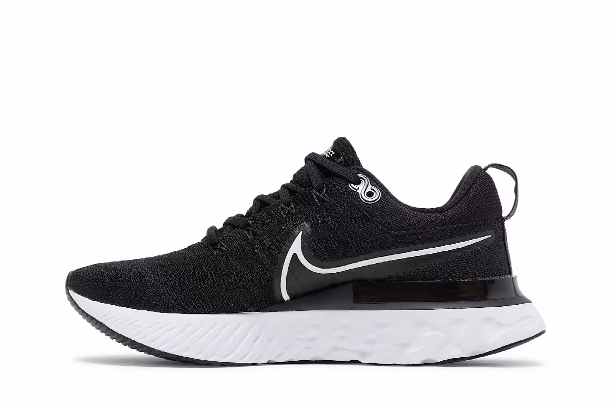 Nike Women's React Infinity Run Flyknit 2 Black, view 4