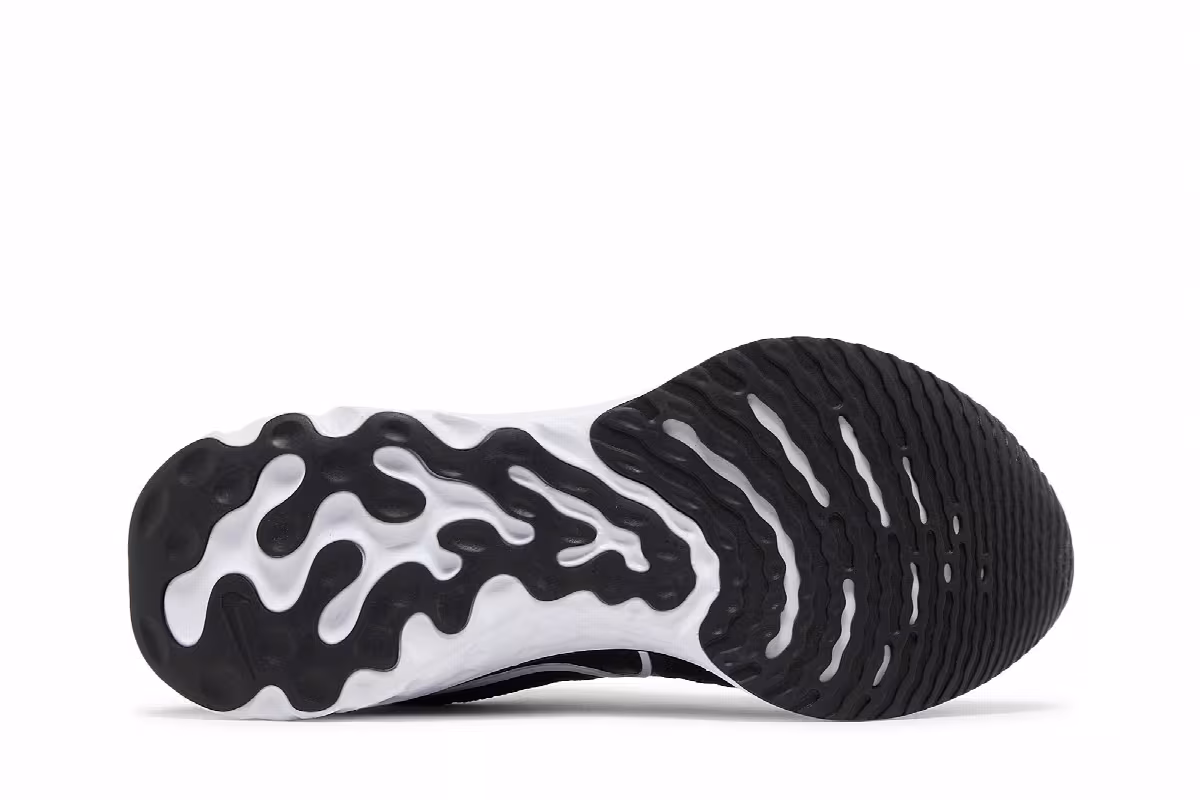 Nike Women's React Infinity Run Flyknit 2 Black, view 5