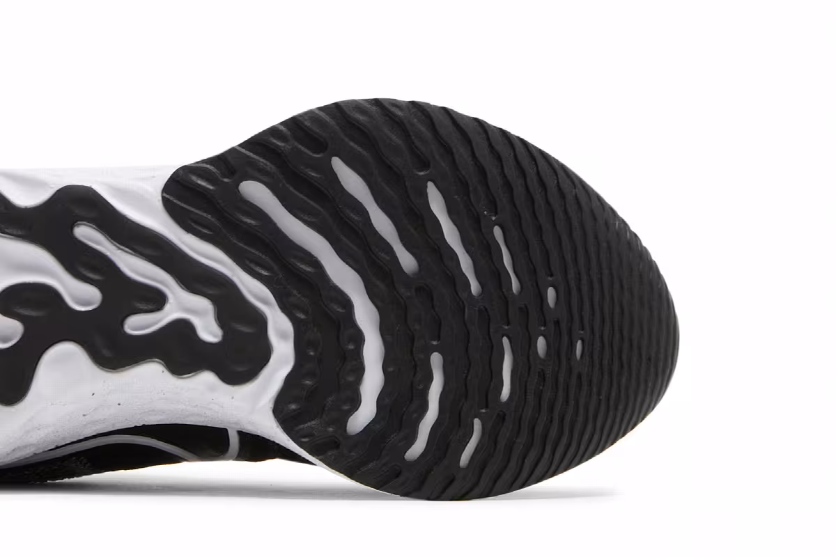 Nike Women's React Infinity Run Flyknit 2 White Black, view 6